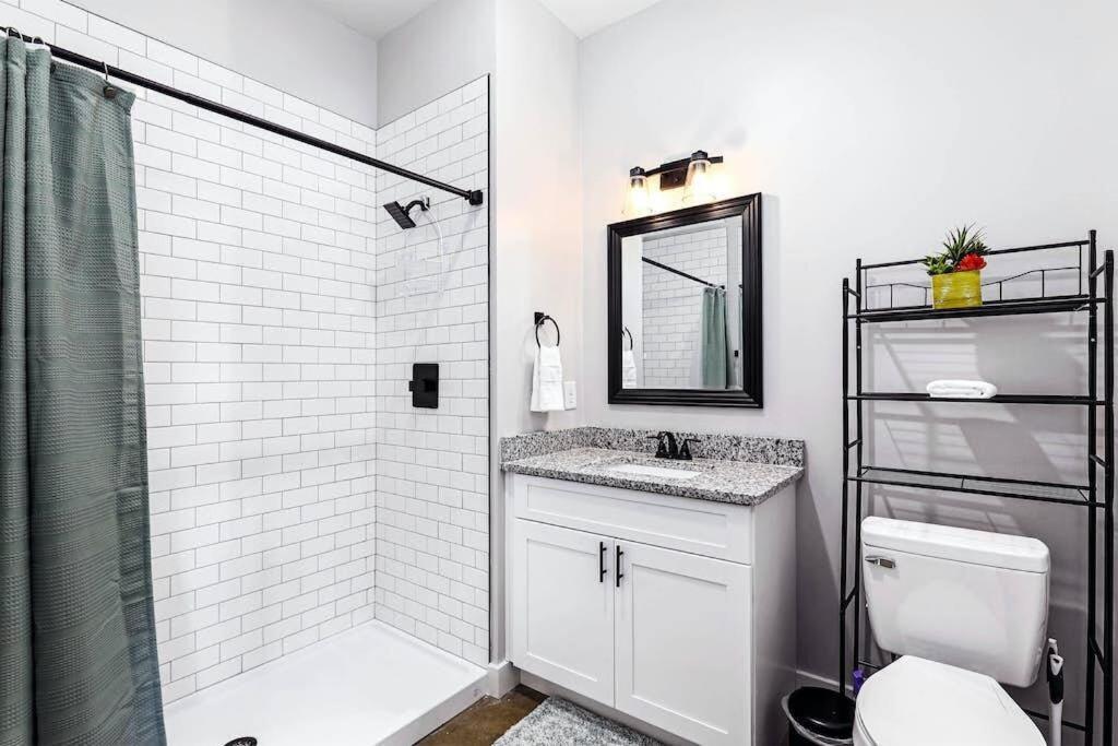 Brand New Condo Near Downtown Nash W Washer Dryer Нэшвилл Экстерьер фото