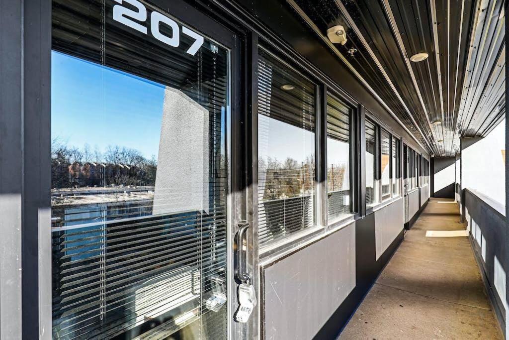 Brand New Condo Near Downtown Nash W Washer Dryer Нэшвилл Экстерьер фото
